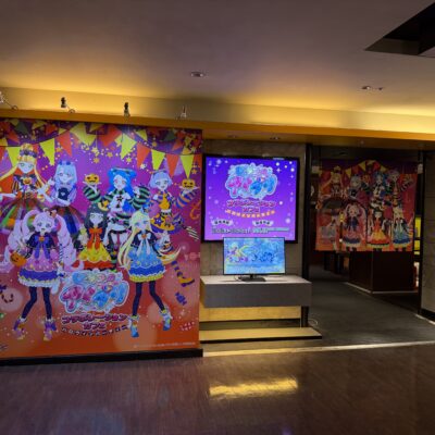 「ひみつのアイプリ」
コラボレーションカフェ
 ※運営代行